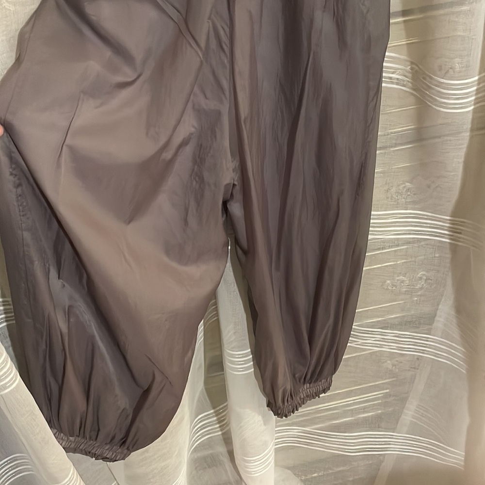 Free people movement worn once for a few hours ovr leggings also have gold - Picture 3 of 14